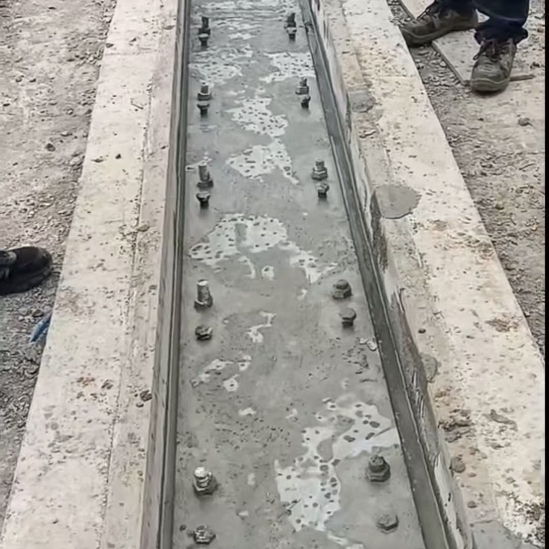 嵊泗港口码头起重机龙门吊重型机械设备稳固用早强快凝轨道胶泥